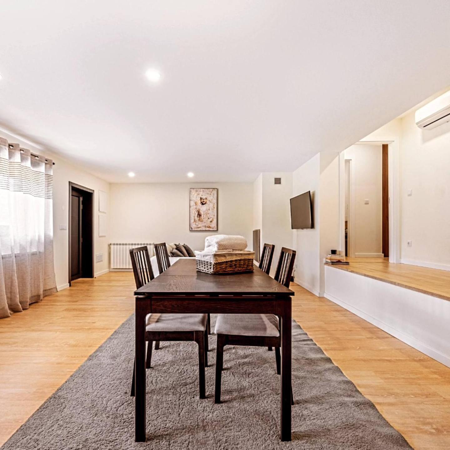Avelino Carolino Chalet *